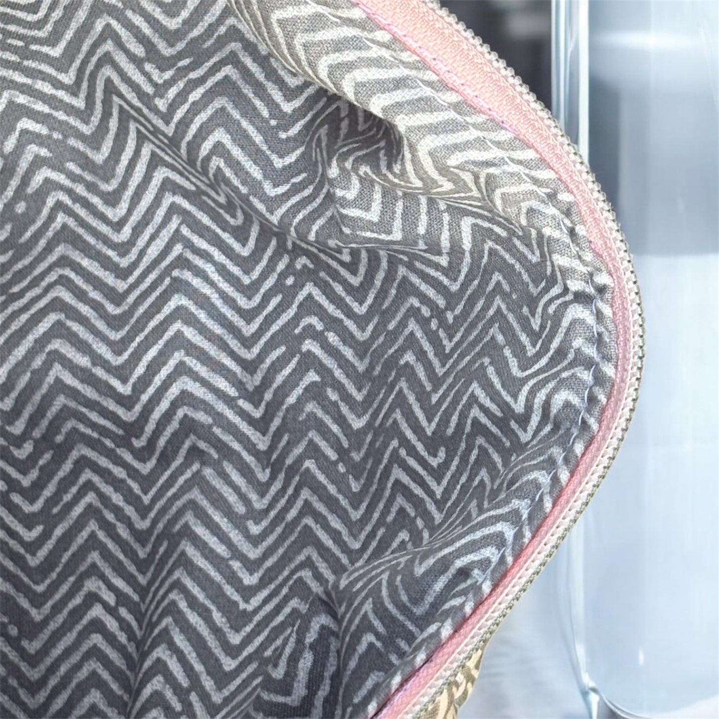 Boxy Carry All Bag Gray Pink