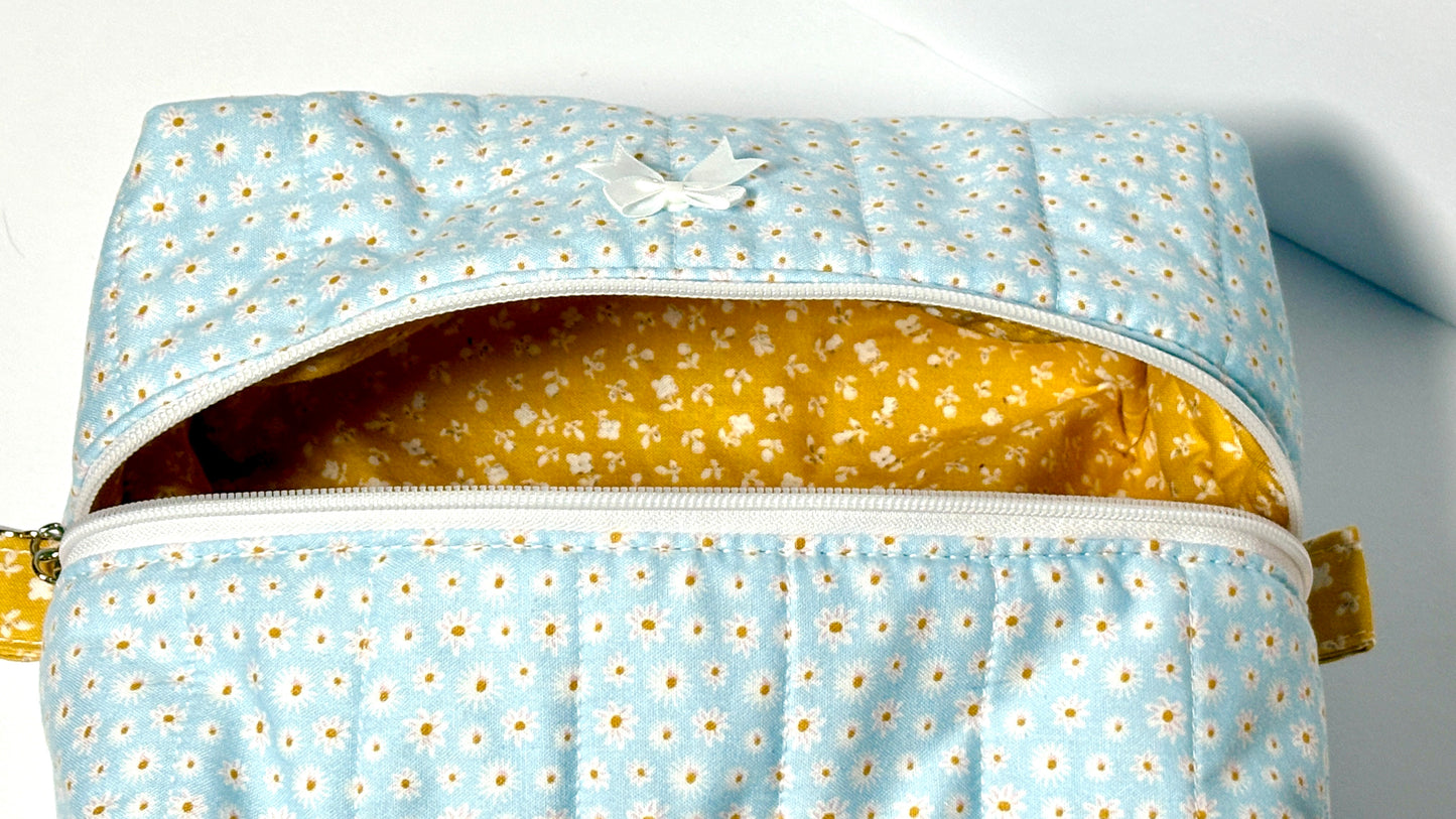 Make-Up/Boxy Bag - Baby Blue