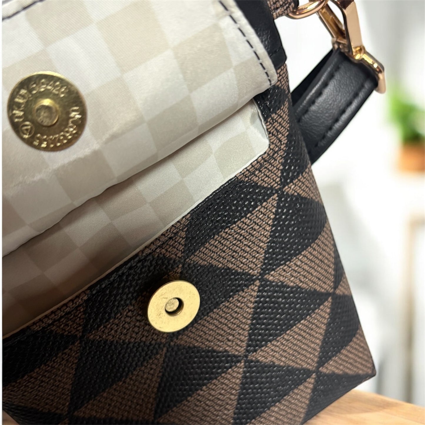 Phone Sling Bag – Crossbody with Pockets