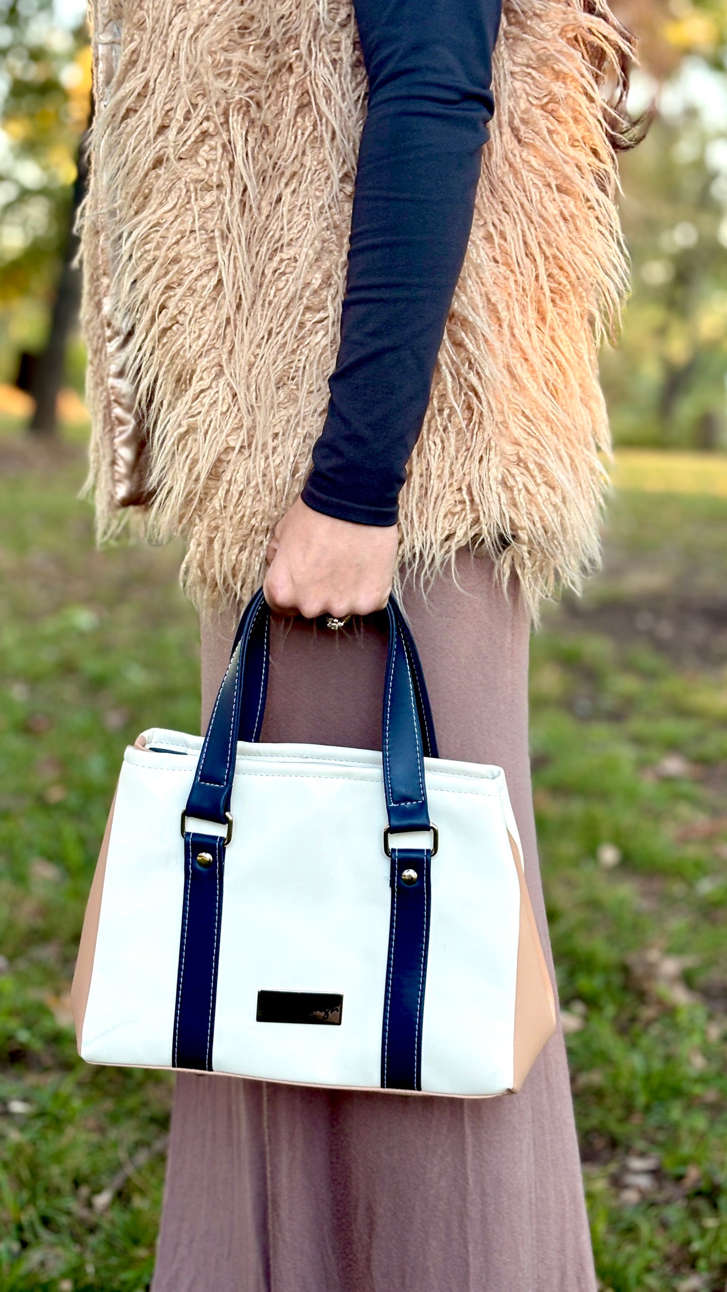 Monroe Handbag - Navy White Tan