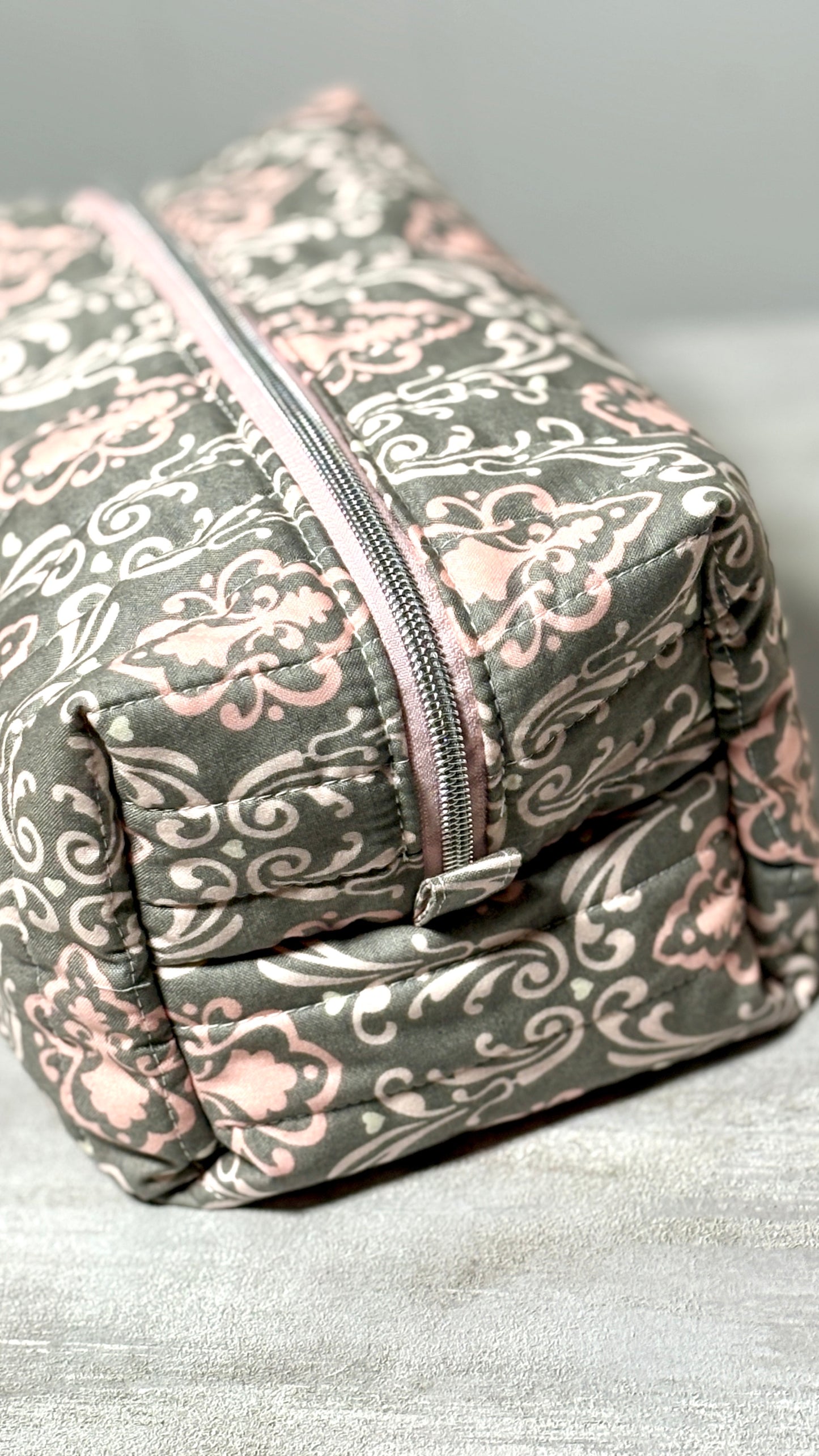 Make-Up/Boxy Bag - Large Pink and Grey