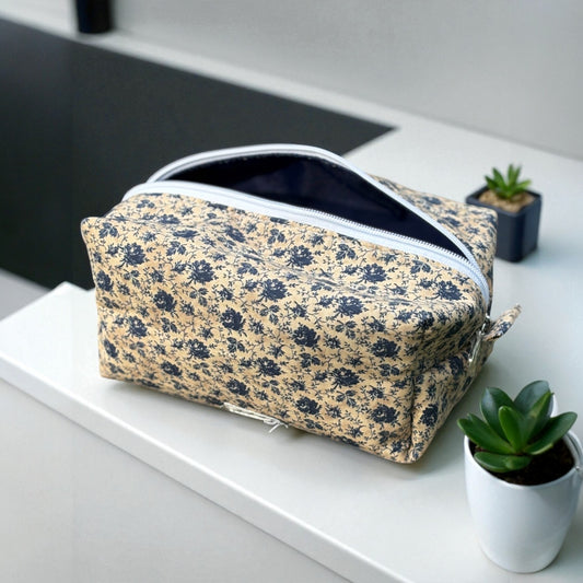 Boxy Carry All Bag Blue Beige Floral