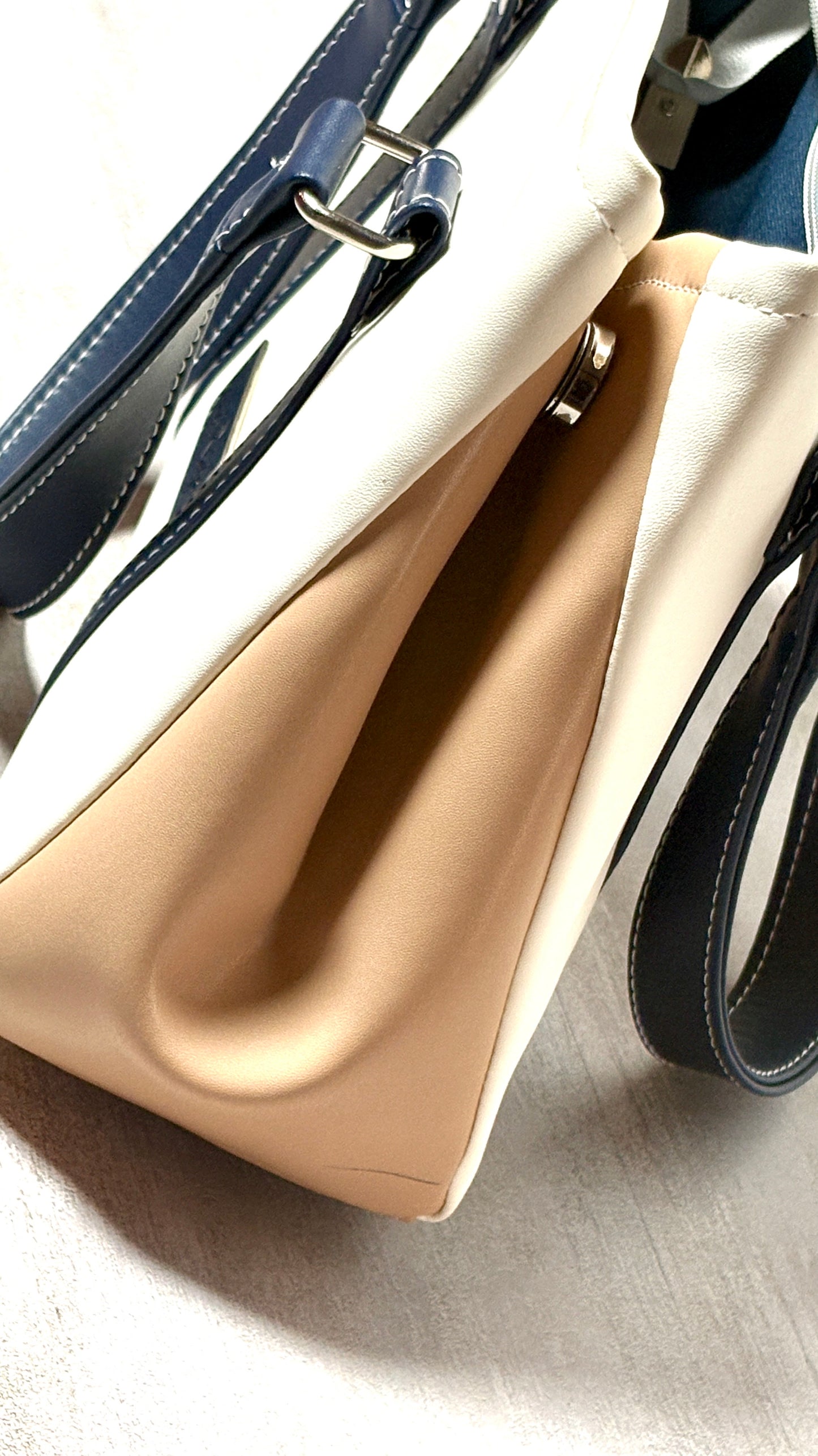 Monroe Handbag - Navy White Tan