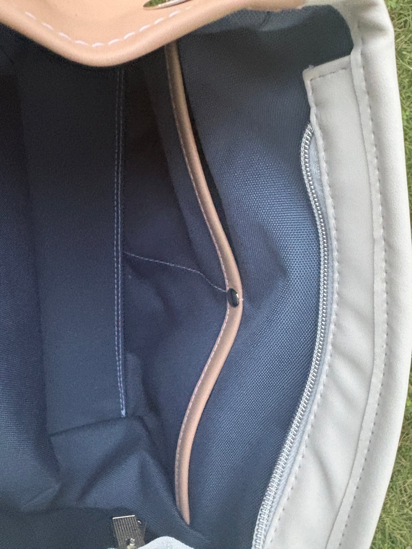 Monroe Handbag - Navy White Tan