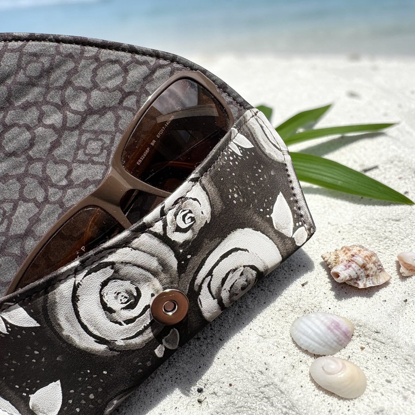 Sunglass - Eyeglass Case Black & White Floral